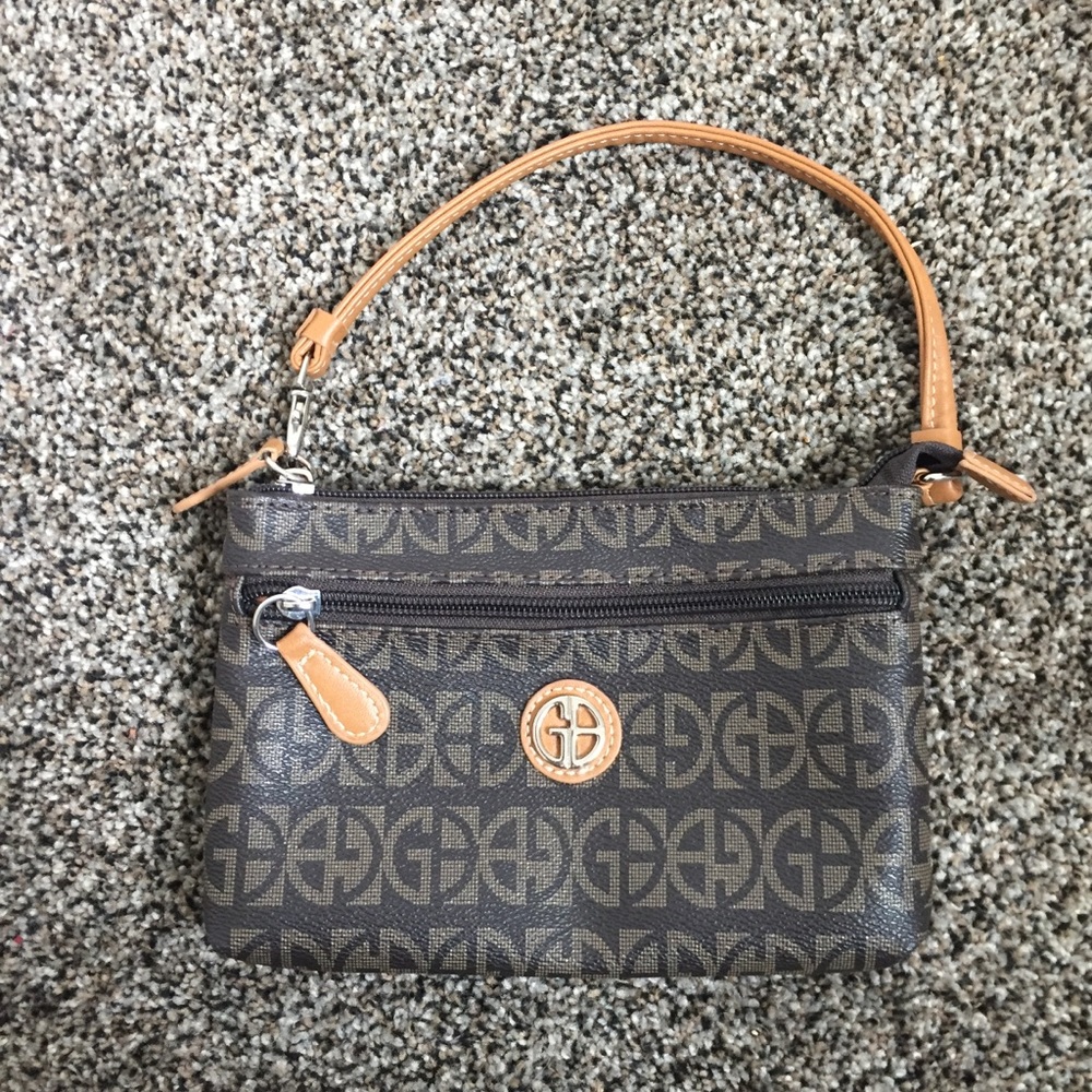 Giani Bernini Clutch